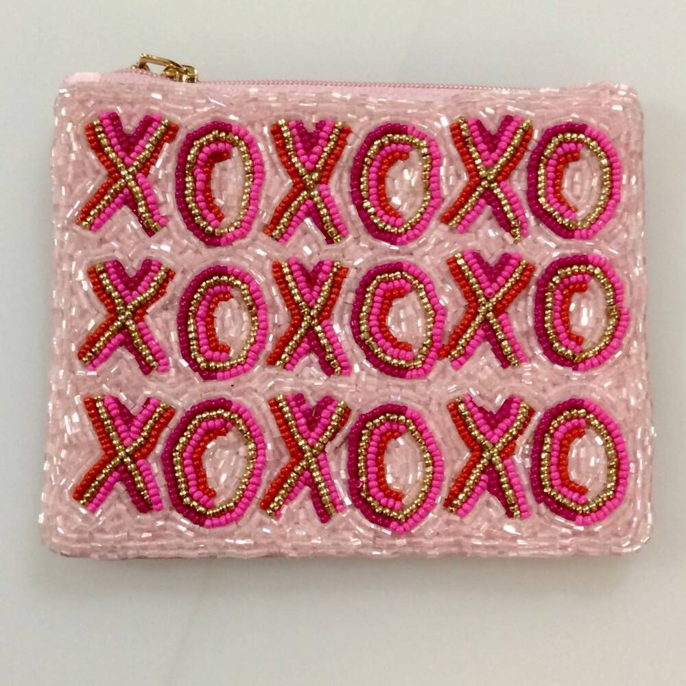NEW CAMEL THREADS women's hugs and kisses beaded coin purse in pale pink